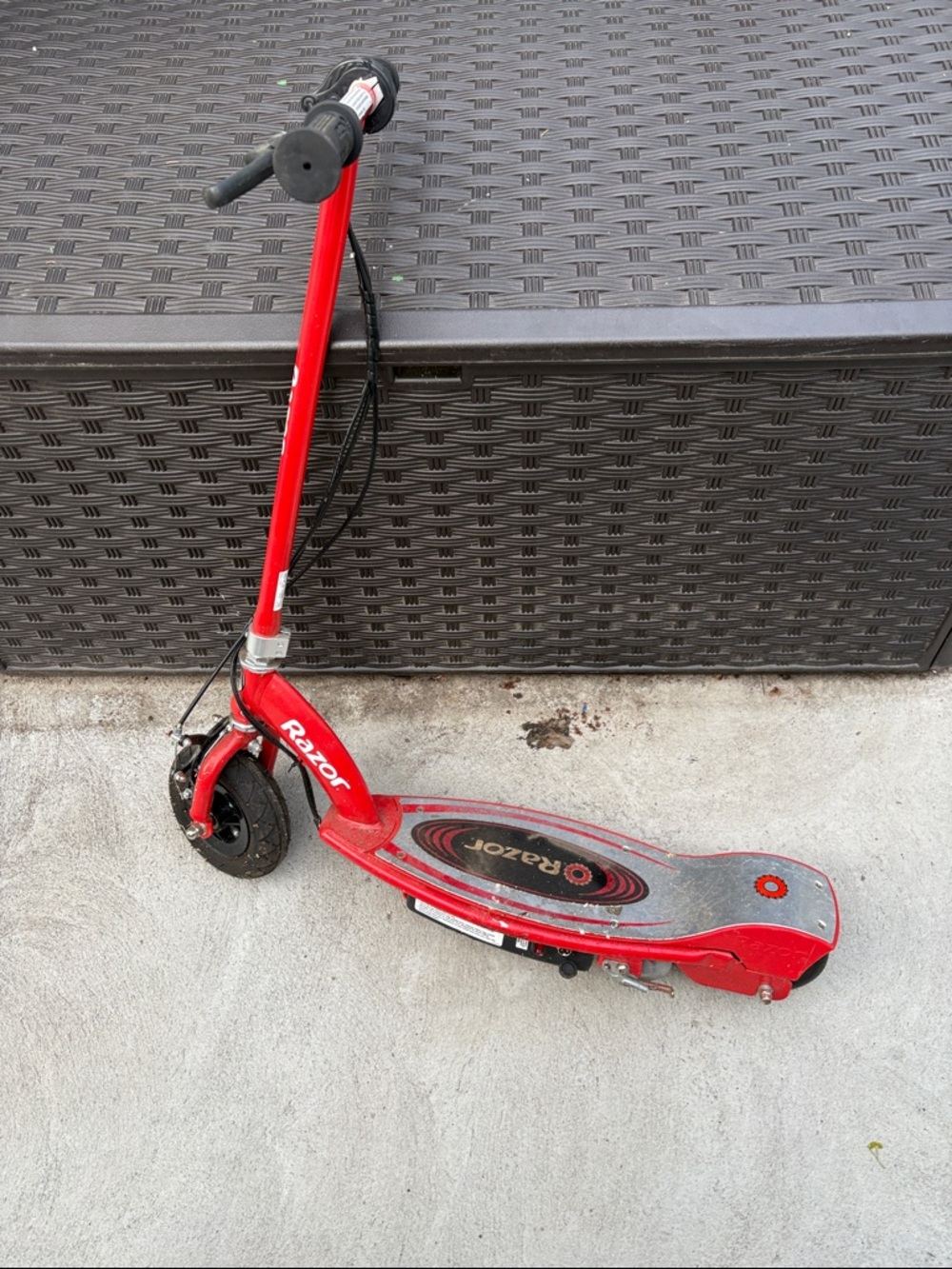 Razor Red Foldable Kick Scooter charger, not included